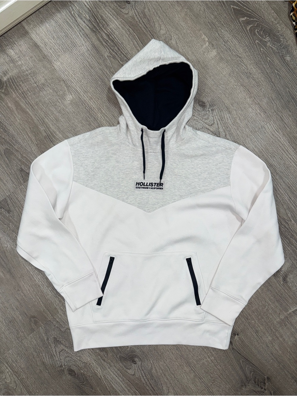 Hollister White & Light Gray Pullover hoodie